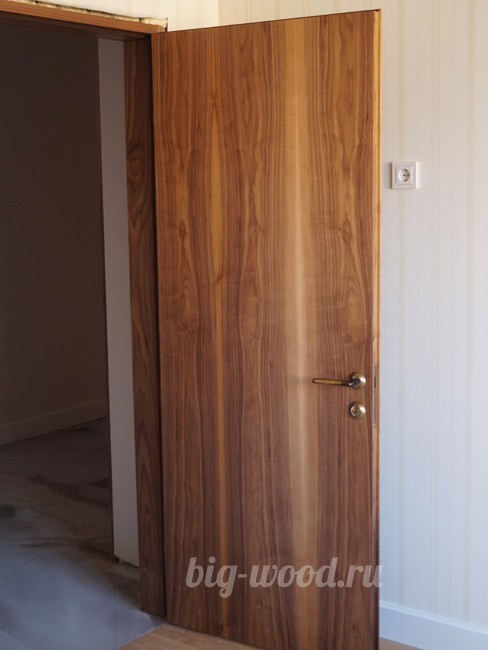Необычная дверь в комнату шпонированная орех Американский, Уфа