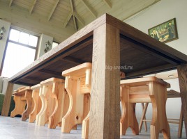 Большой деревянный стол из дуба для семьи 2 метра